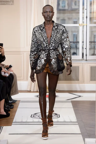 Look 32
